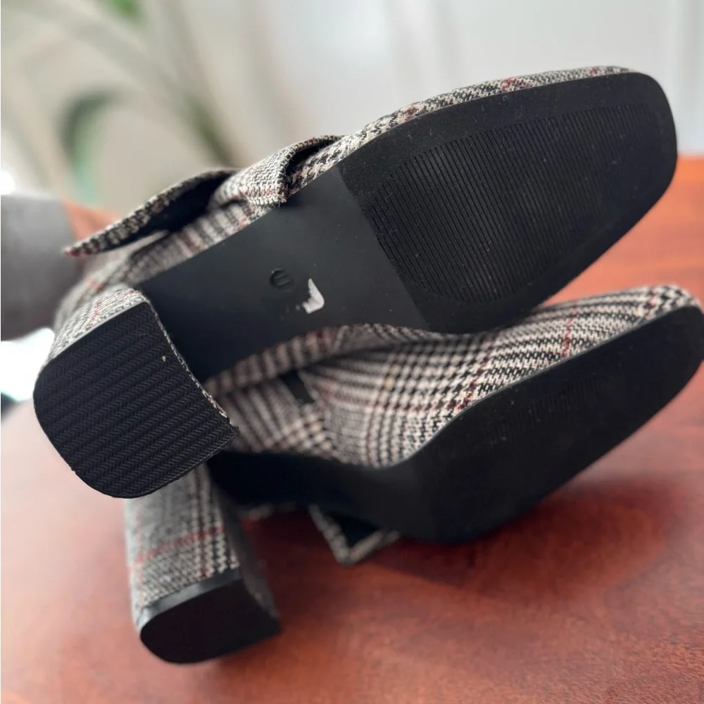 NEW Comfort Women’s Plaid Ankle Boots Bow Zip Black Red Grey Size 11 M - Picture 6 of 8
